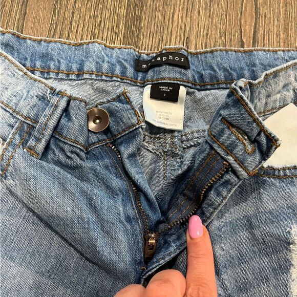 Metaphor Straight Leg Light Wash Distressed Jeans Size 2 - Picture 4 of 10
